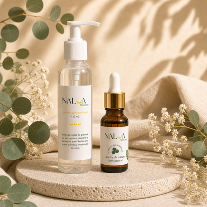 Serum Anti acne y Jabon Liquido Nalua en entorno botanico editorial preservando empaques originales